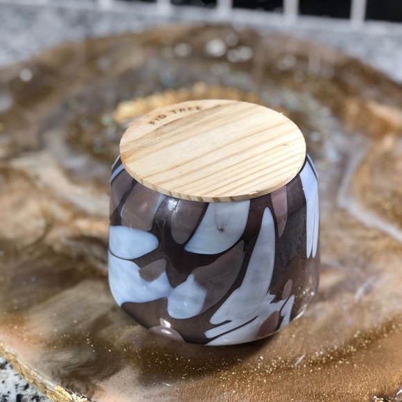 Anthropologie Kindred Candle • Fig Tree • “Fresh Green” - Picture 4 of 10